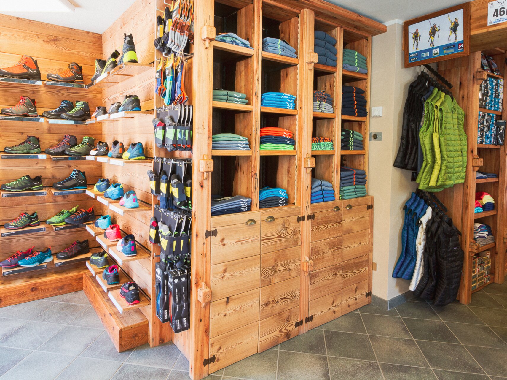 Cogne Le Paradis Des Sport Mountain Shop